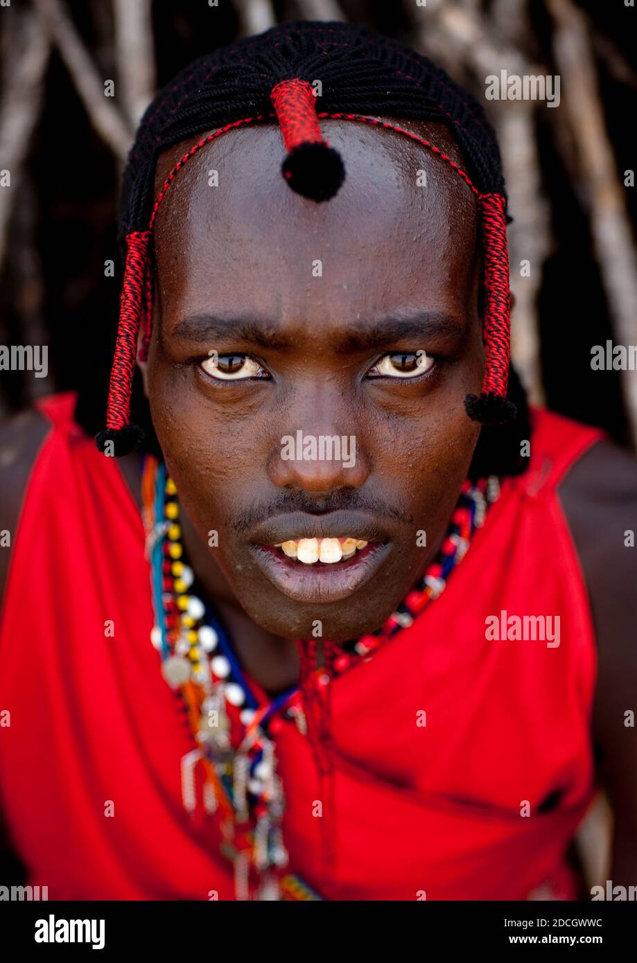 Porträt eines Maasai-Stammes, Provinz Rift Valley, Maasai Mara, Kenia Stockfoto