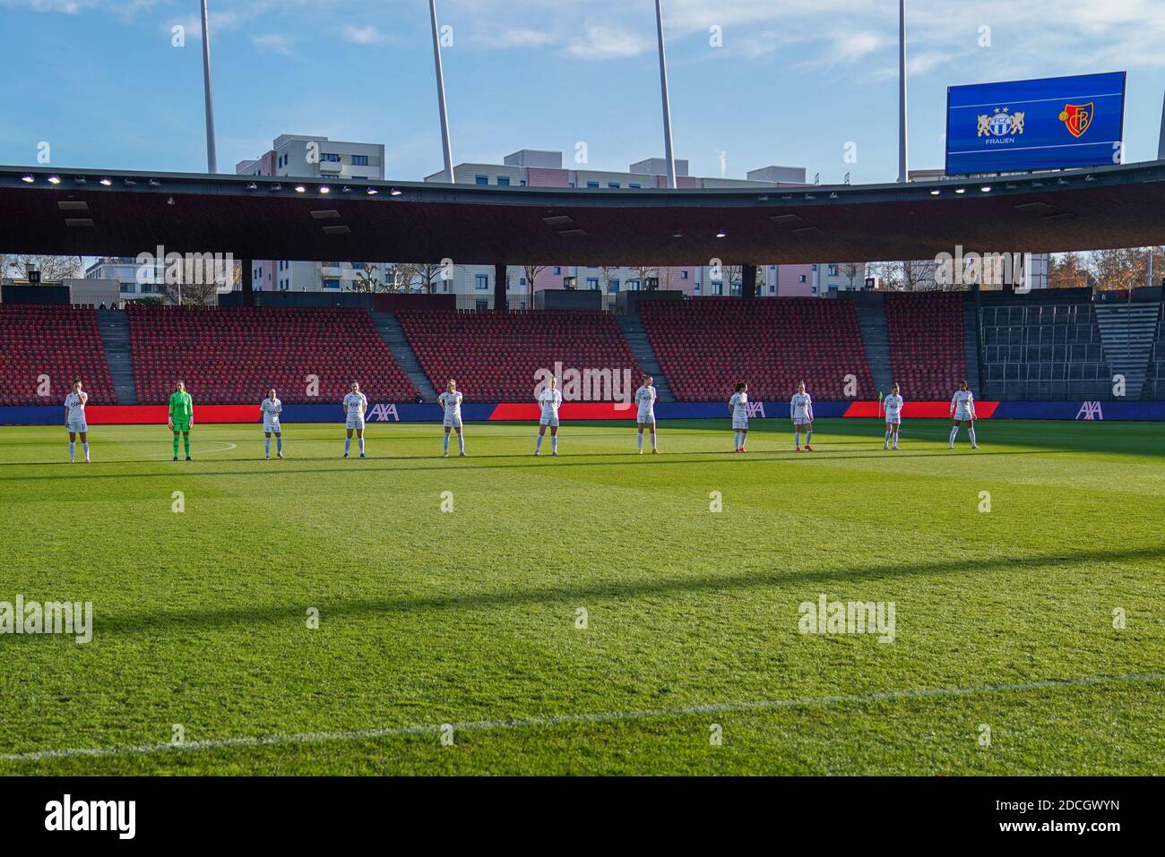 21.11.2020, Zürich, Letzigrund Stadium, AXA Women's Super League: FC Zürich Women - FC Basel 1893, FC Zürich Team steht vor dem Spiel Stockfoto