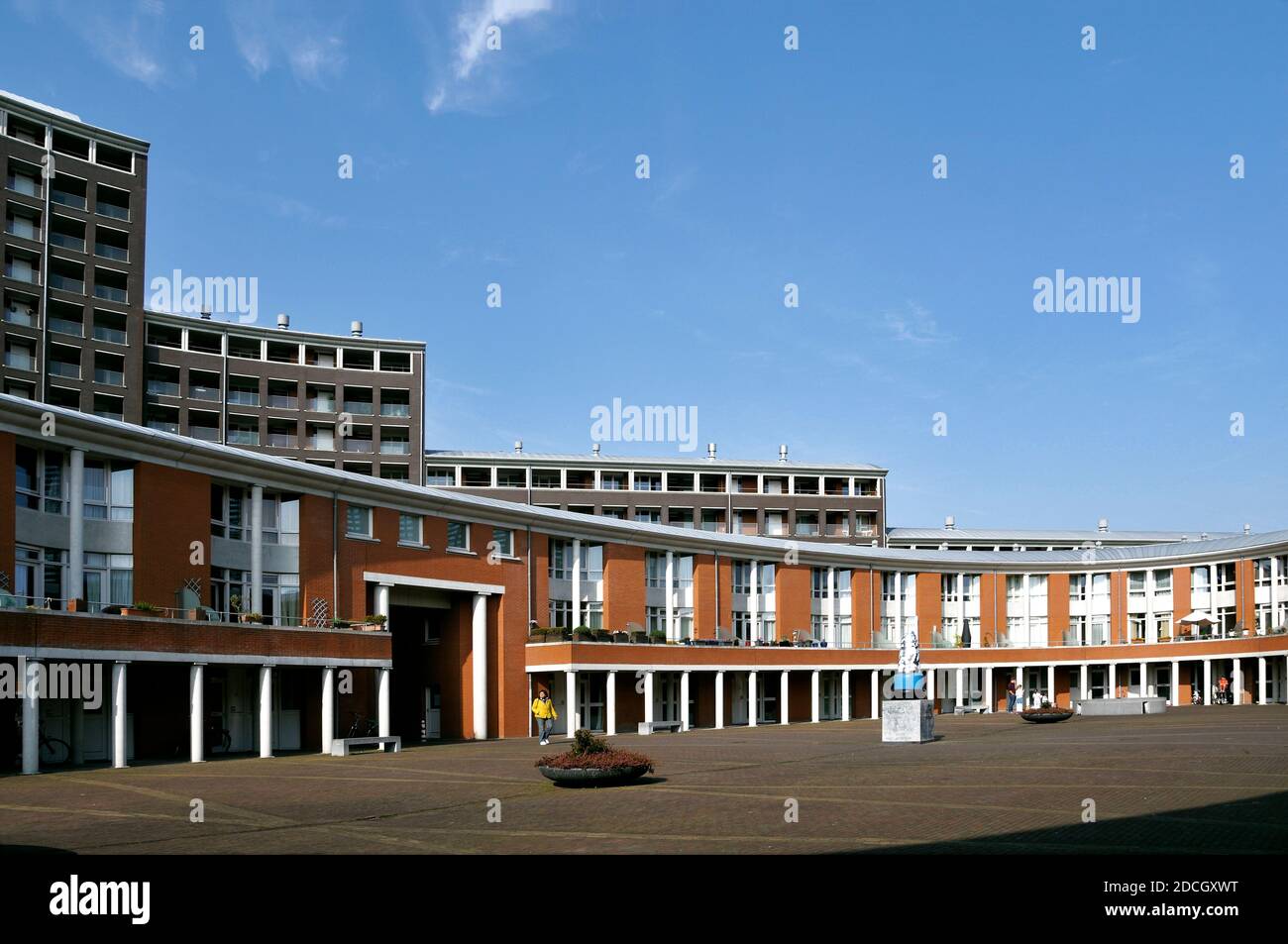 Den Haag, Niederlande. Bilder zwischen 2013 - 2017. Stationsbuurt Urban – Wohnerneuerung. „De Croissant“, Den Haag. ‘D Vom belgischen Architekten Charles Stockfoto