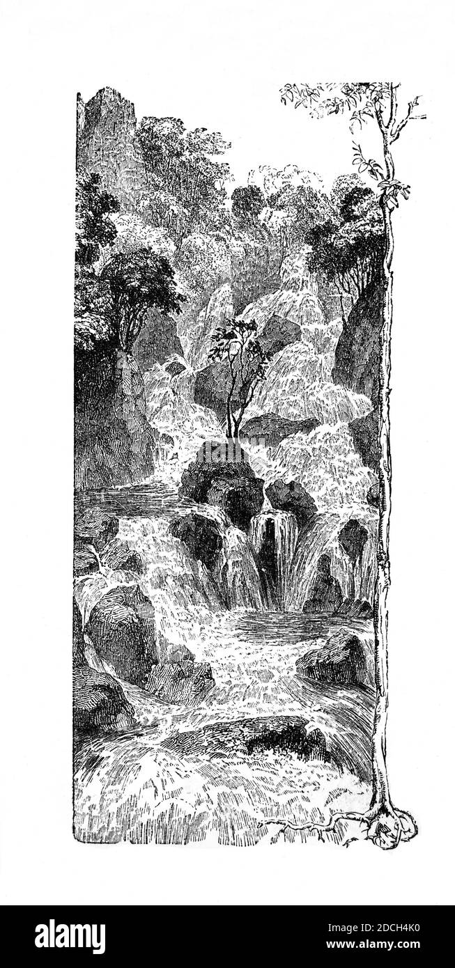Eine vollkommene Vignette eines Wasserfalls im englischen Lake District. Genaue Position unbekannt. Stockfoto