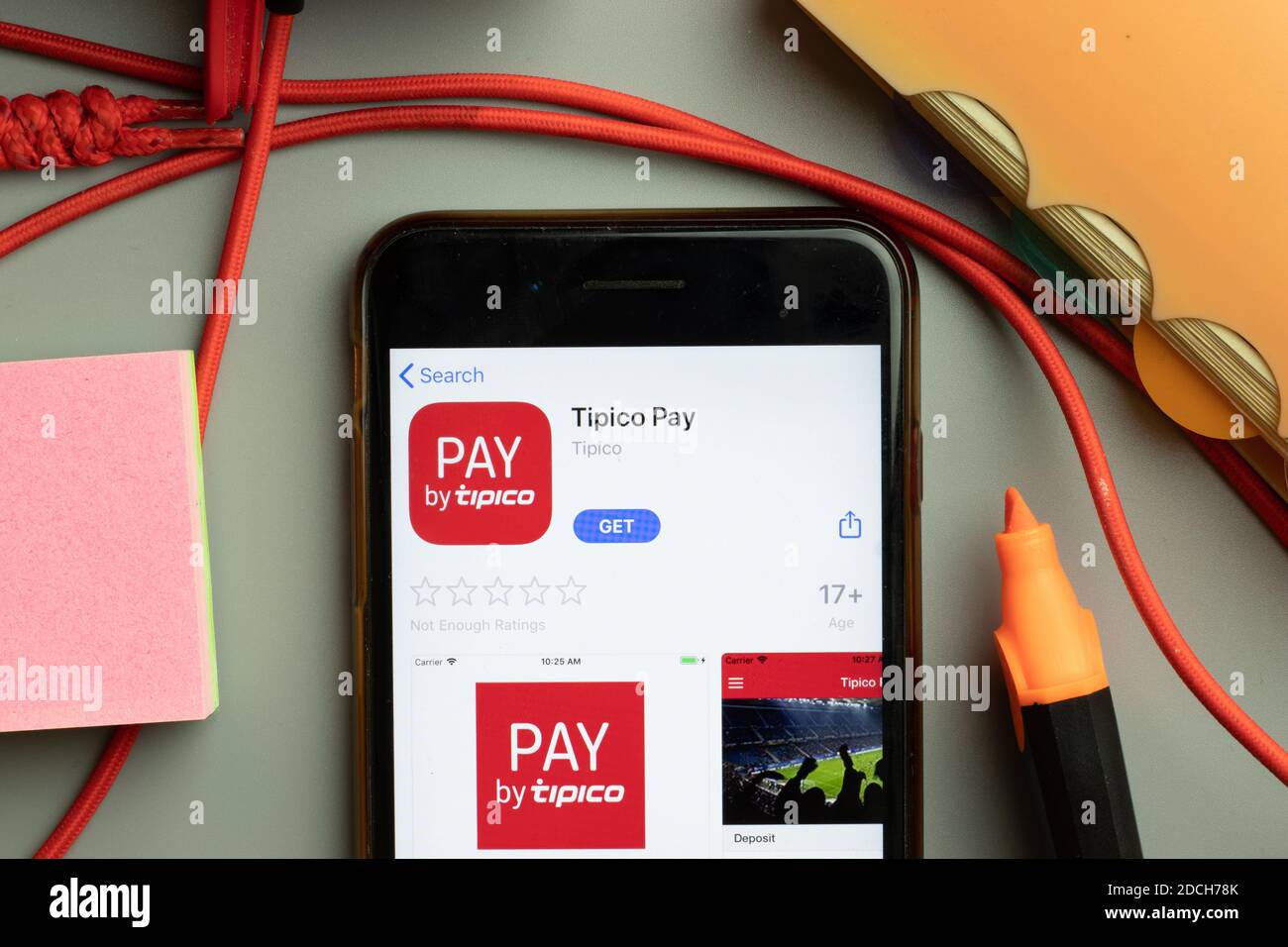 New York, Vereinigte Staaten - 7 November 2020: Tipico Pay App Store Logo auf dem Telefonbildschirm, illustrative Editorial. Stockfoto