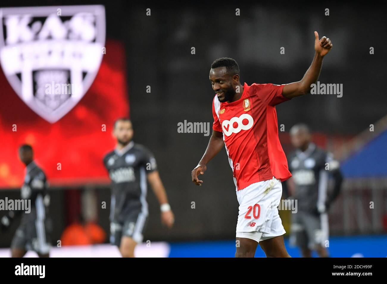 Standard's Merveille Bokadi feiert nach dem Tor bei einem Fußballspiel zwischen Standard de Liege und KAS Eupen, Samstag, 21. November 2020 in Stockfoto