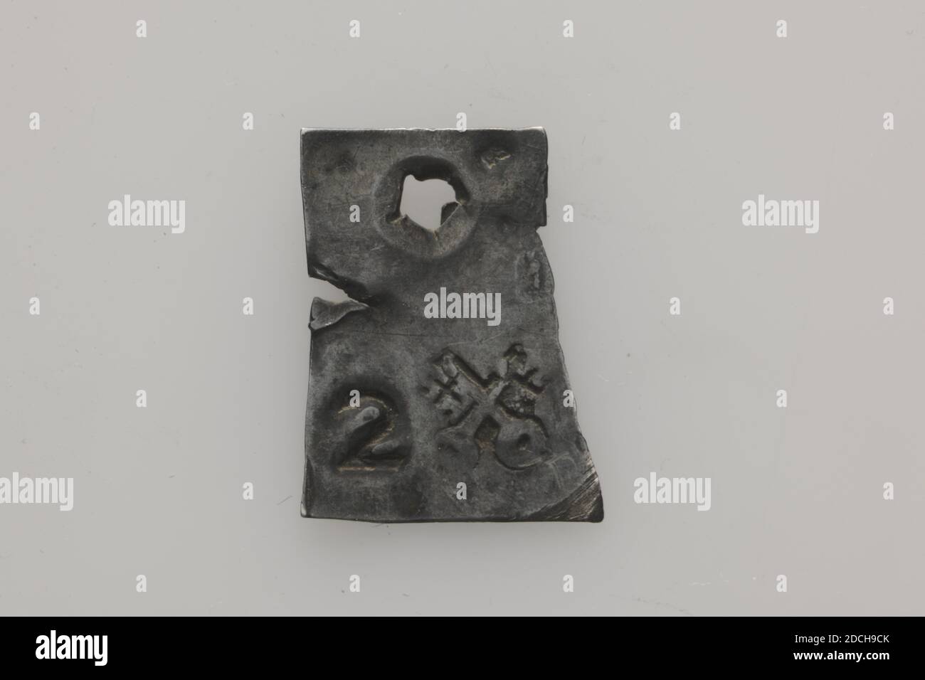 Silber, Anonym, 16. Jahrhundert, geprägt, Allgemein: 1.8 x 1.4 x 0,1cm 18 x 14 x 1mm, Gewicht: 0,5g, Stadtwappen, Leiden, 1907 Stockfoto