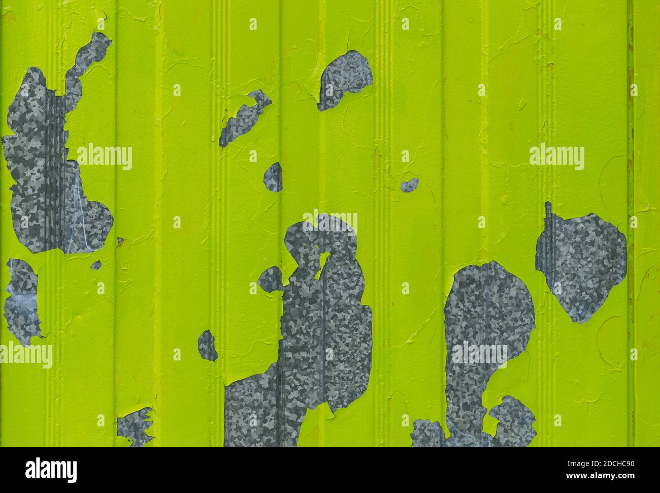 Peeling Farbe auf verzinktem Blatt flache Textur Hintergrund Stockfoto