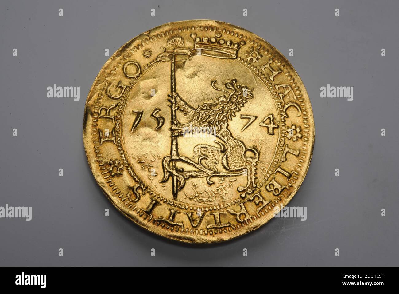 Medaille, Anonym, 1673, Allgemein: 3.7 x 0,1cm (37 x 1mm), Gewicht: 18,4g, Putto, Stadtwappen, Stadtbild, Löwe, 1892, 1867 Stockfoto