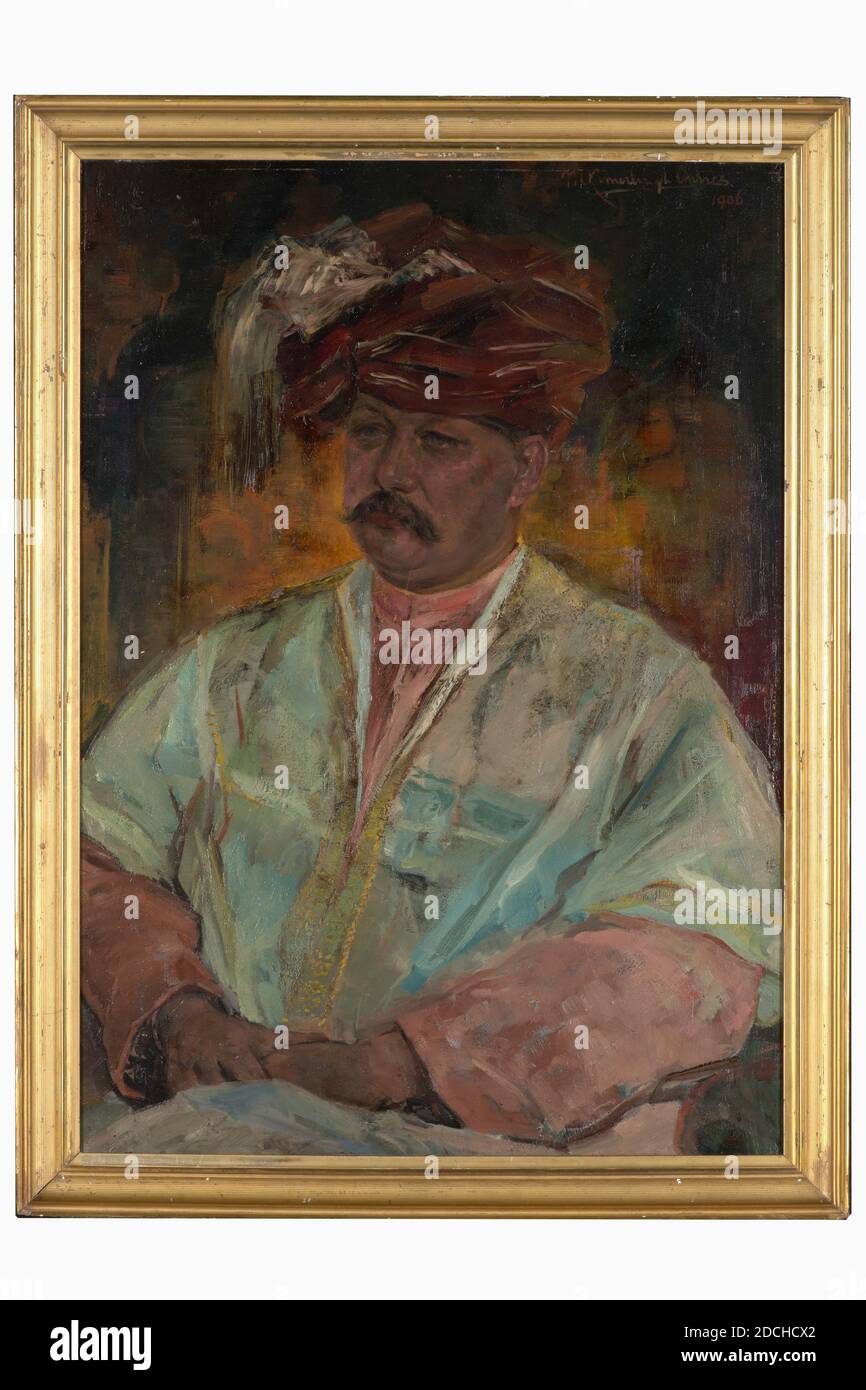 Malerei, Menso Kamerlingh Onnes, 1906, Signatur vorne, oben rechts: M. Kamerlingh Onnes. 1906, Leinwand, Ölfarbe, bemalt, Träger: 99.8 × 71.5 × 2cm (998 × 715 × 20mm), mit Rahmen: 110 × 82 × 4cm (1100 × 820 × 40mm) , Männerporträt, Porträt von Adolf Johan Onnes, Bruder des Malers. Er wird auf die Knie gestellt, ein wenig nach links gedreht und ein wenig nach links geschaut. Er sitzt in einem Sessel mit gefalteten Händen auf seinem Schoß und trägt einen langen Knebel. Er ist in ein orientalisches Kostüm gekleidet: Auf seinem Kopf ein lila Turban mit weißem Fransen auf der linken Seite und ein rosa Hemd mit einem Stockfoto