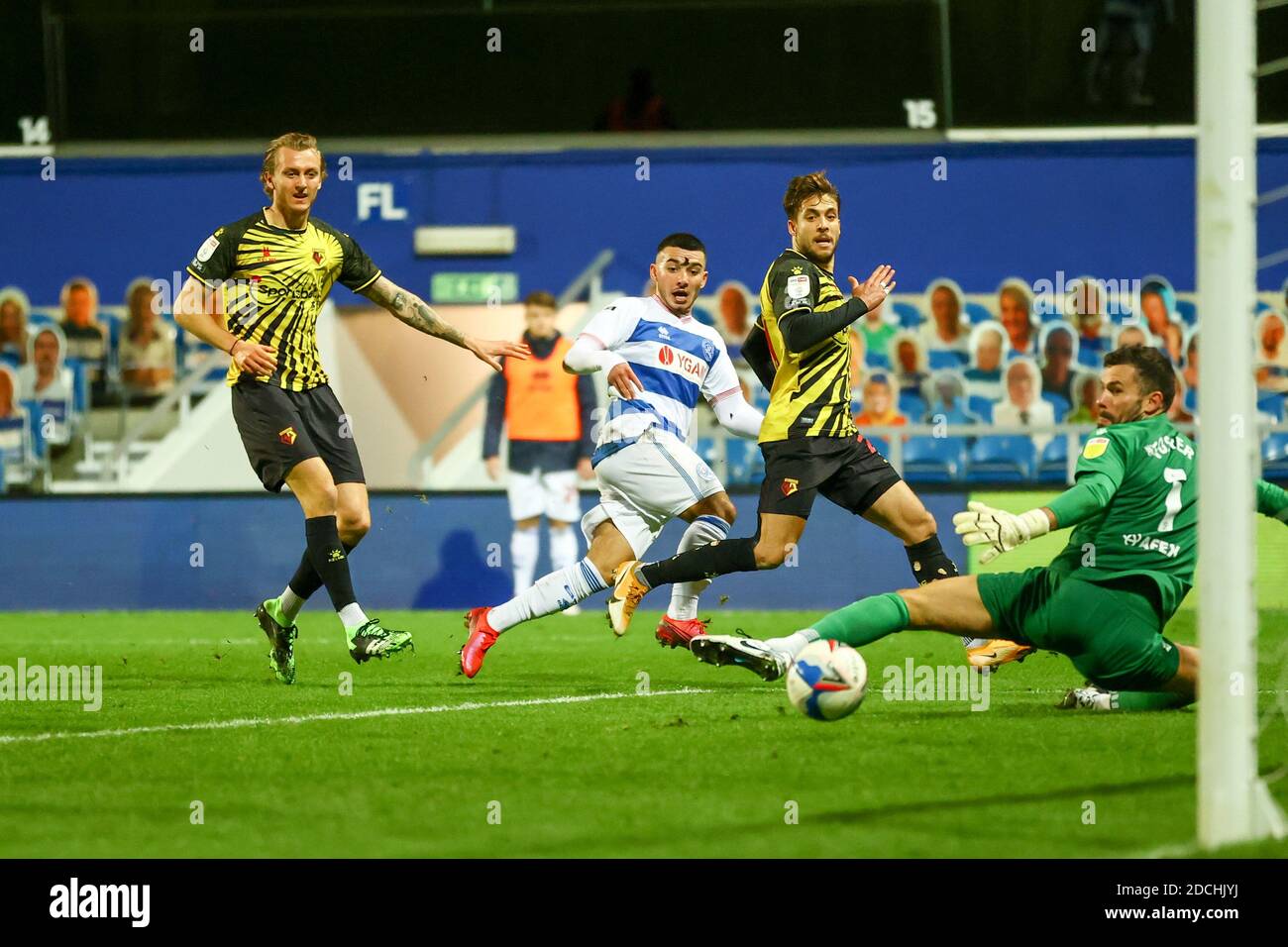 London, Großbritannien. November 2020, 21. QPRs Ilias Chair punktet während des Sky Bet Championship-Spiels zwischen Queens Park Rangers und Watford im Loftus Road Stadium, London am Samstag, 21. November 2020. (Kredit: Ian Randall, Mi News) Kredit: MI Nachrichten & Sport /Alamy Live Nachrichten Stockfoto