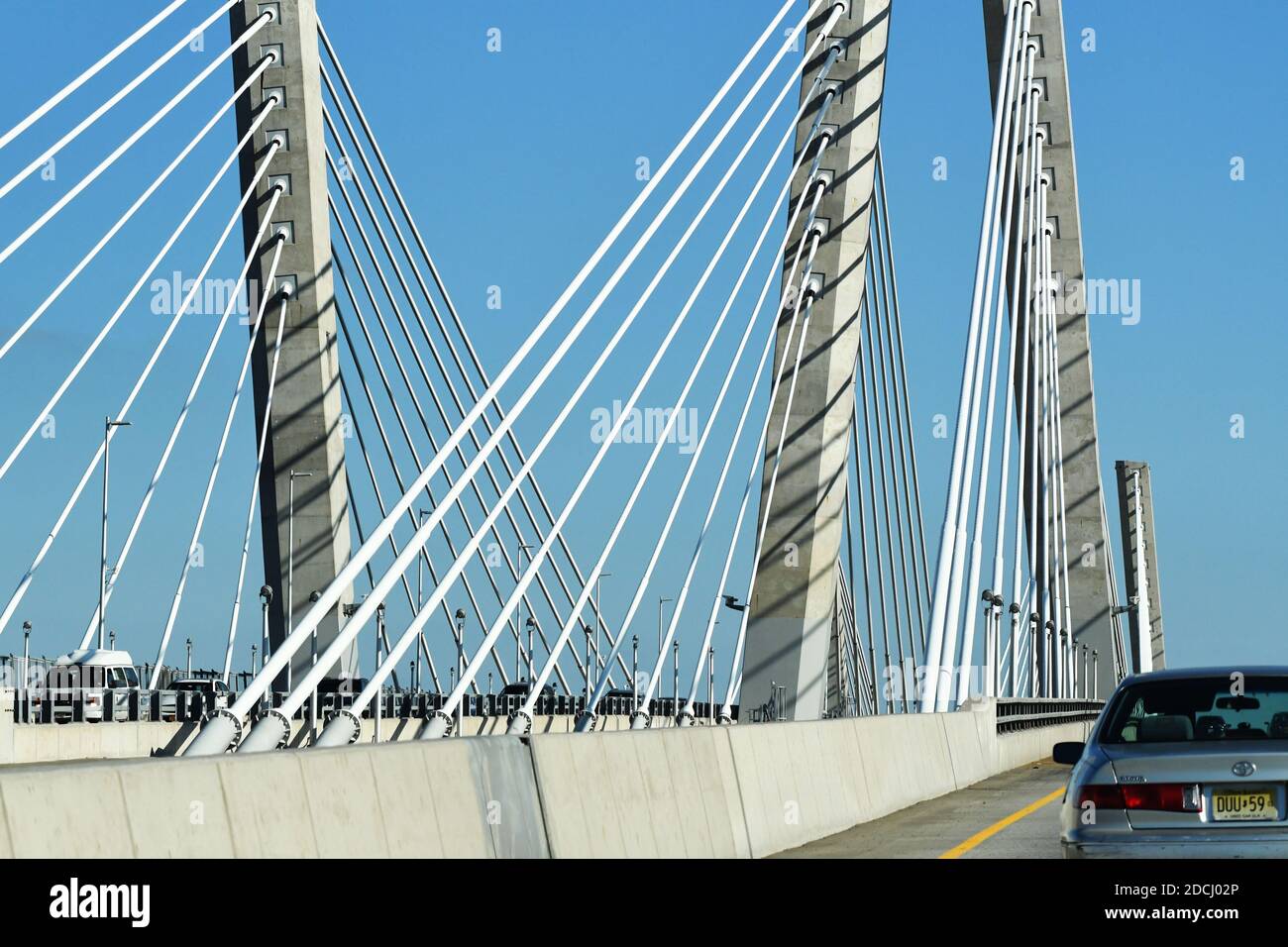 STAHLVORHANG:BAND 1: Die neue Goethals-Brücke, die 2017 eröffnet wurde, ist architektonisch überlegen im Design und dem Vorgängerbau aus dem Jahr 1928. Stockfoto