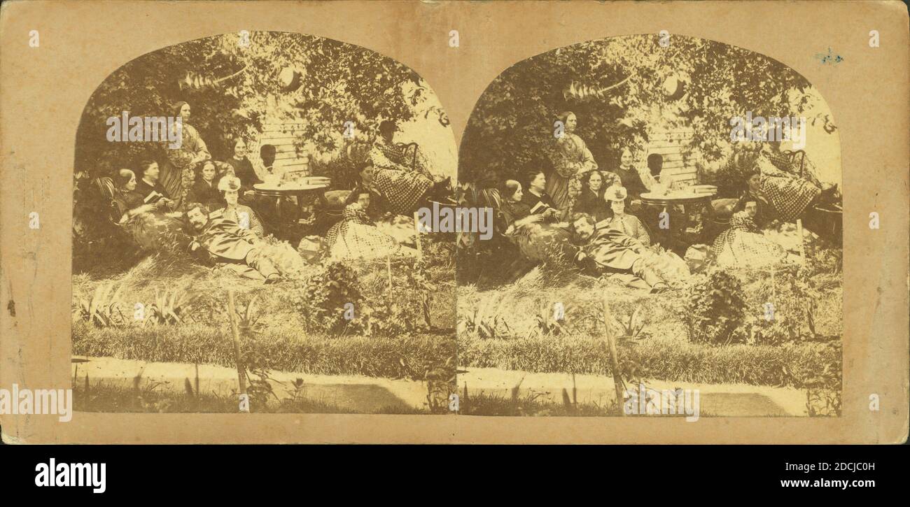 Gruppe von Picknickern in einem Hof., Standbild, Stereographen, 1850 - 1930, Coombs, Philip (fl. 1860-1869 Stockfoto