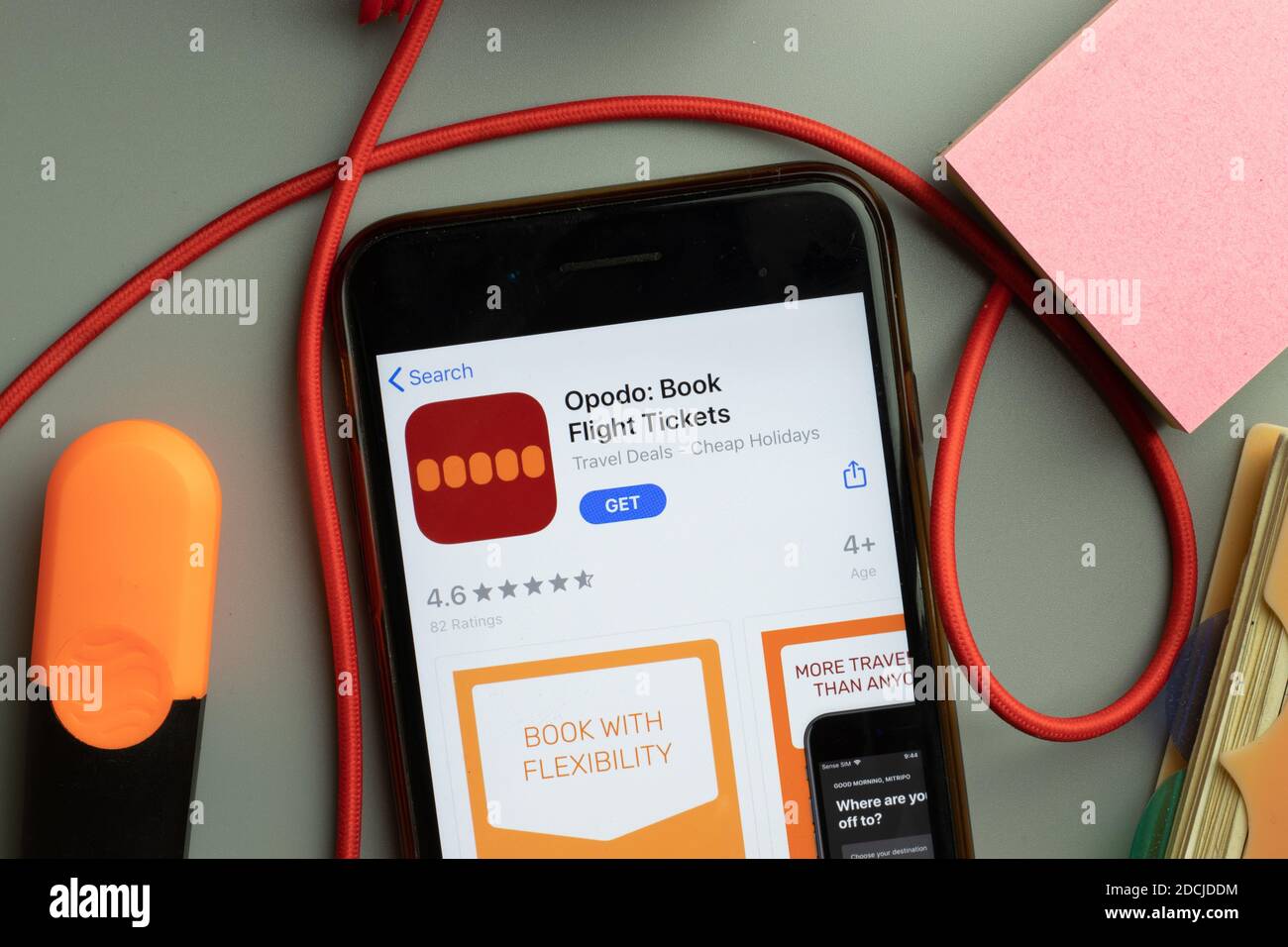 New York, Vereinigte Staaten - 7 November 2020: Opodo Buch Flug Tickets App Store Logo auf dem Telefonbildschirm, illustrative Editorial. Stockfoto