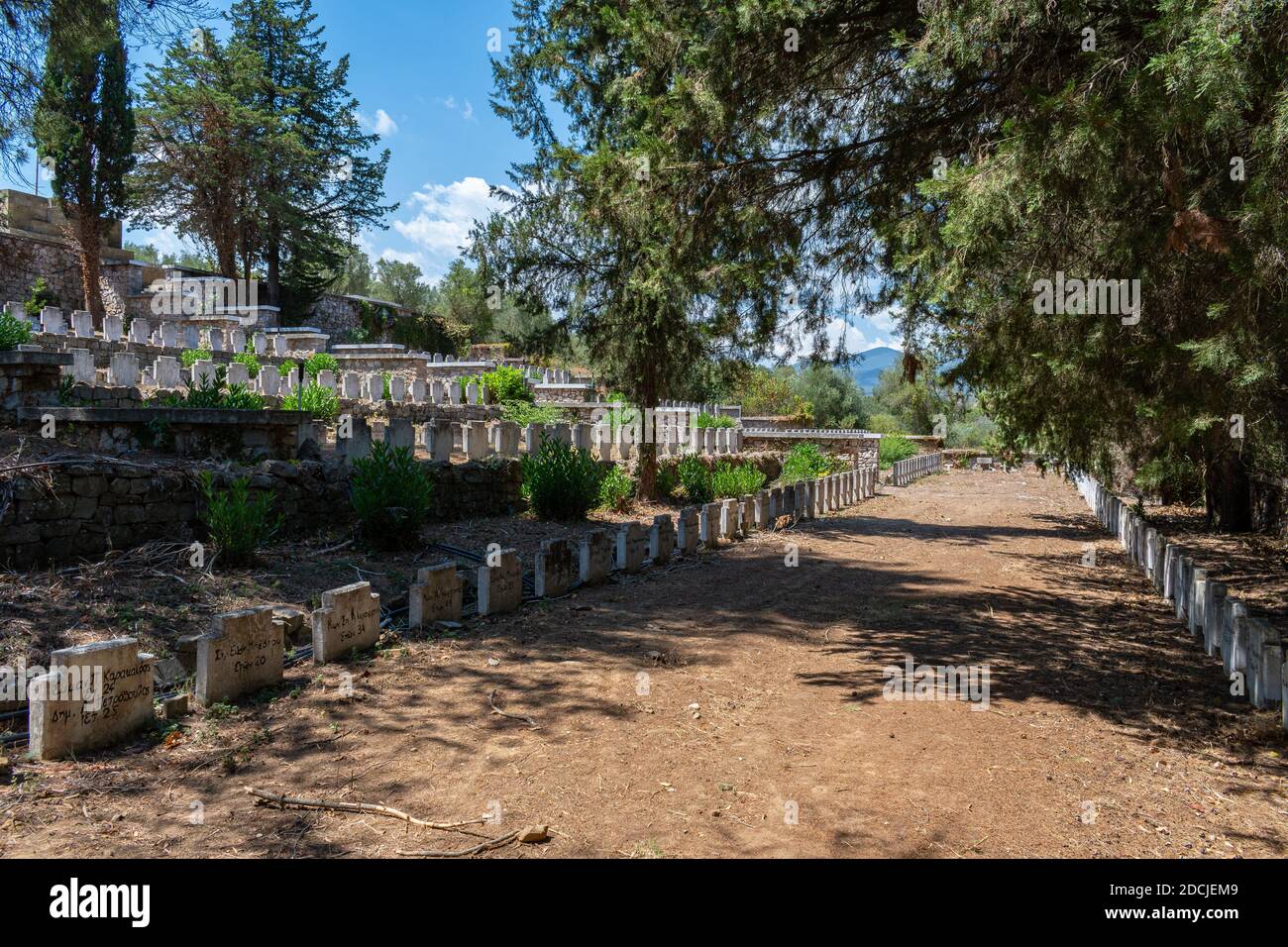 Meligalas, Griechenland - August 17 2020: Pigada-Denkmal zum Zweiten Weltkrieg Stockfoto