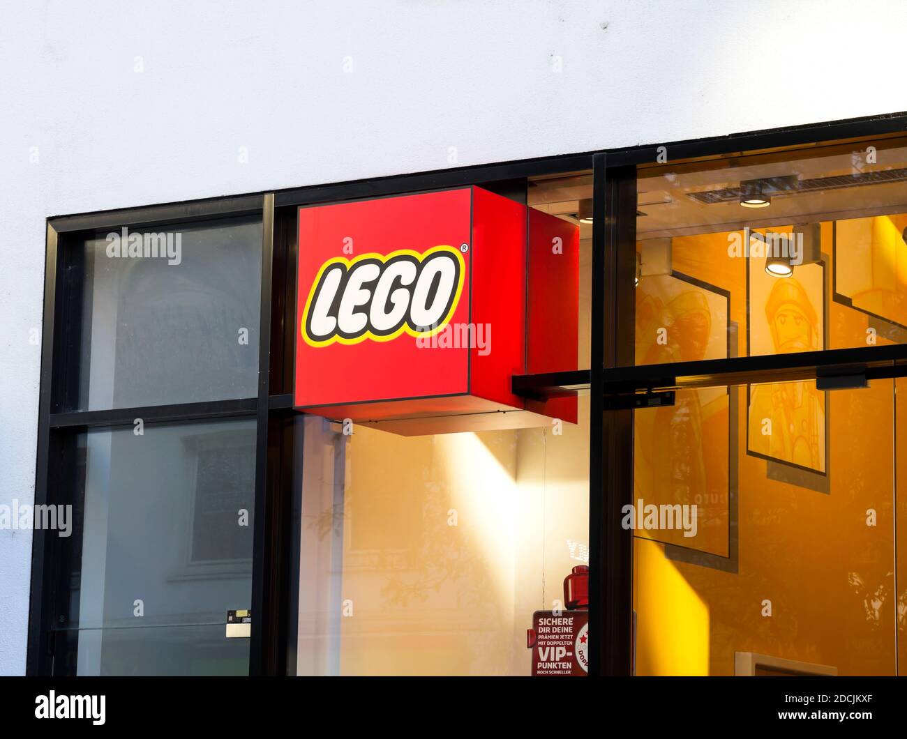Nürnberg, Deutschland: LEGO Logo, Lego ist eine Linie von Kunststoff-Bauspielzeug, die von der Lego Group hergestellt werden. Stockfoto