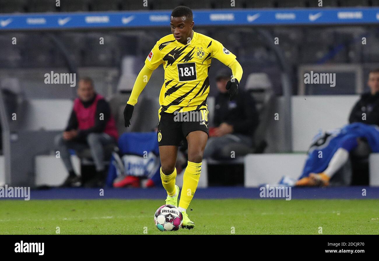 Stadt Berlin, Deutschland. 21. Nov, 2020. firo: 21.11.2020 Fußball, Fußball 1. Bundesliga, Saison 2020/2021 Hertha BSC Berlin - BVB Borussia Dortmund Youssoufa Moukoko, Individual Action Quelle: dpa/Alamy Live News Stockfoto