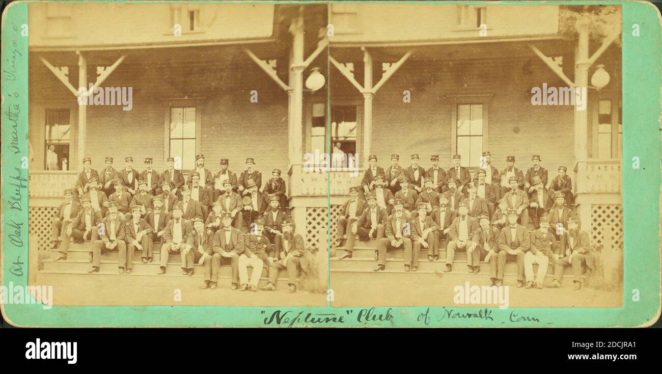 Neptune Club Mitglieder von Norwalk, Conn., posiert auf Stufen., Standbild, Stereografien, 1850 - 1930, C. H. Shute & Son Stockfoto