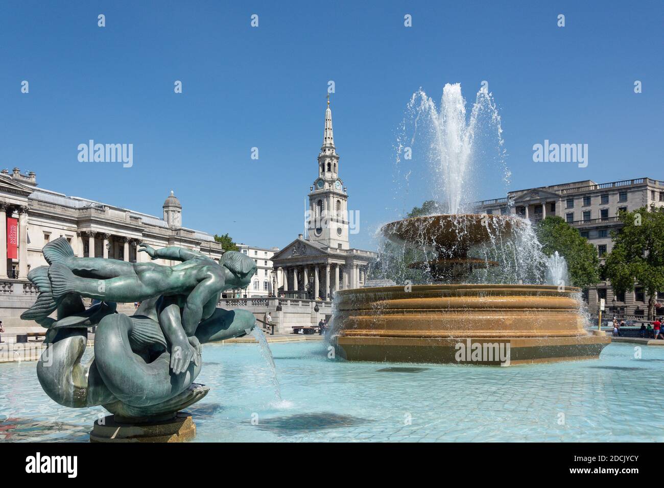 Brunnen, Nationalgalerie und St. Martin-in-the-Fields Kirche, Trafalgar Square, City of Westminster, Greater London, England, Vereinigtes Königreich Stockfoto