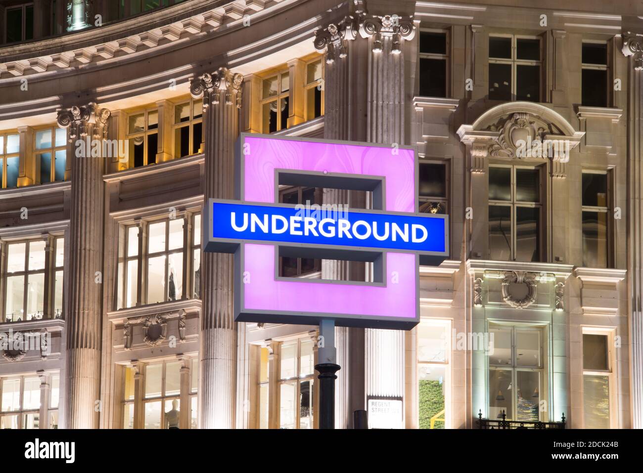 Sony Playstation 5 PS5 Launch Underground Station Entrance Sign Buttons Icons Logo Night Neon Lights in Oxford Circus, West End, London, WC1 Stockfoto