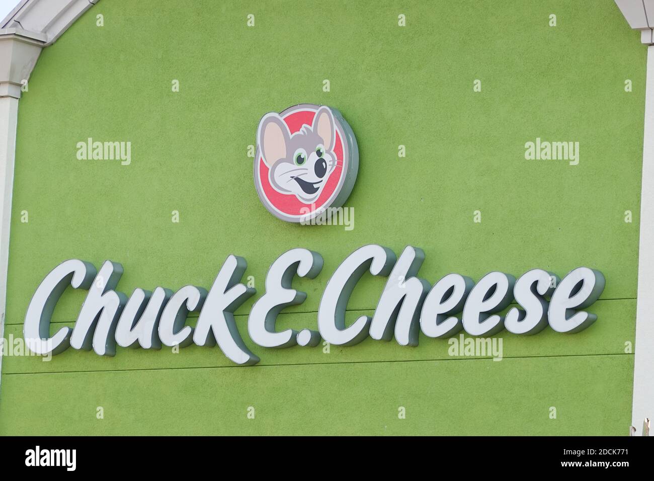 Outdoor Chuck E Käse Zeichen und Logo. Amerikanisches Familienrestaurant und Kinderparty in Foothill Ranch, Kalifornien, USA Stockfoto