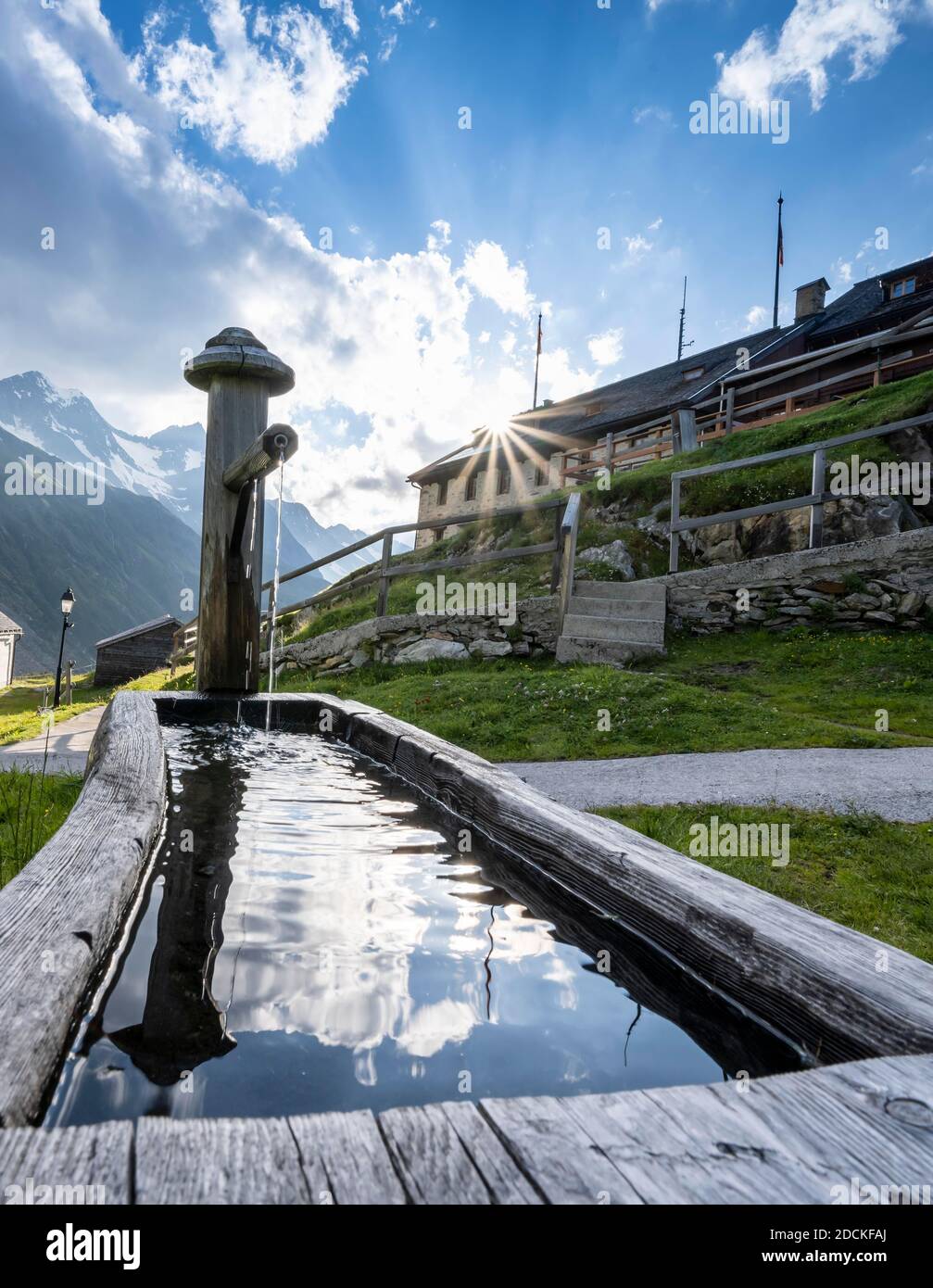 Wasserwanne, Berliner Hütte am Berliner Höhenweg, Zillertaler Alpen, Zillertal, Tirol, Österreich Stockfoto