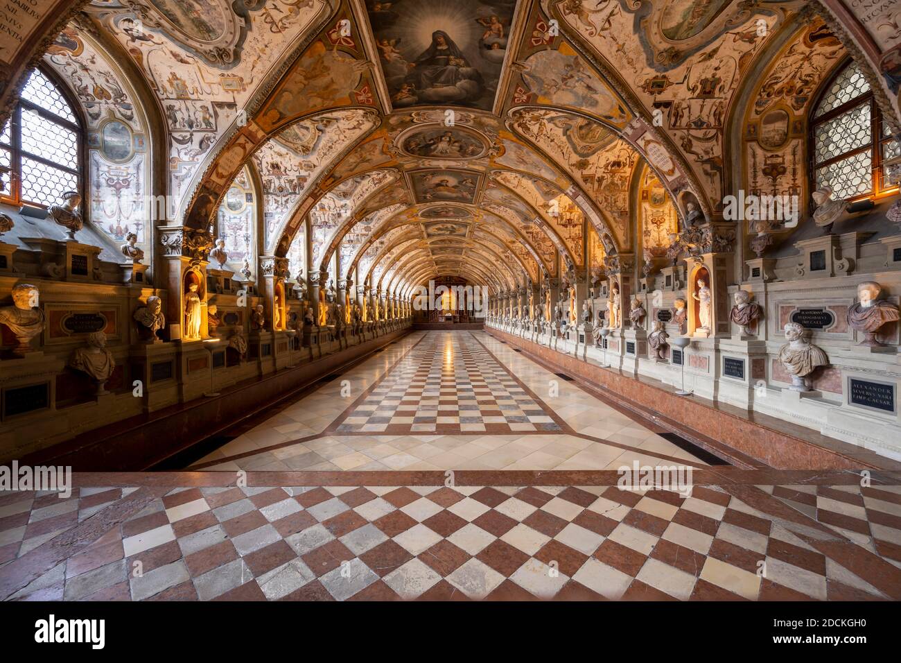 Statuen in der Renaissance Antiquarium oder Hall of Antiquities in der Münchner Residenz, München, obere Bayern, Bayern, Deutschland Stockfoto