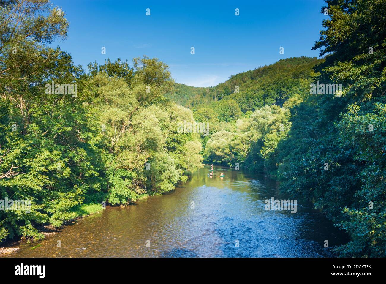 Mala Skala (Kleinskal) : Fluss Jizera (Iser), Kanu in , Liberecky, Region Liberec, Region Reichenberger , Tschechisch Stockfoto