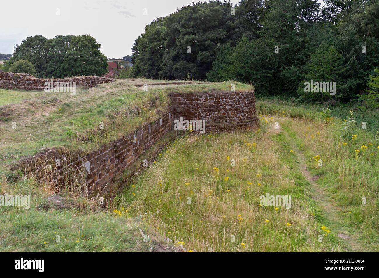 Die Ruinenmauern von Bolingbroke Castle, Spilsby, Lincolnshire, Großbritannien Stockfoto