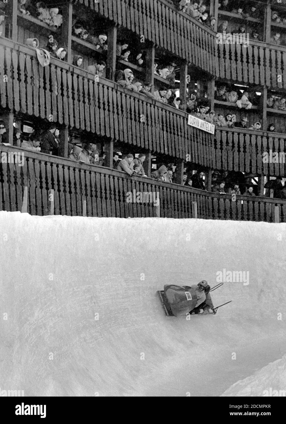 Olimpiadi cortina -Fotos und -Bildmaterial in hoher Auflösung – Alamy