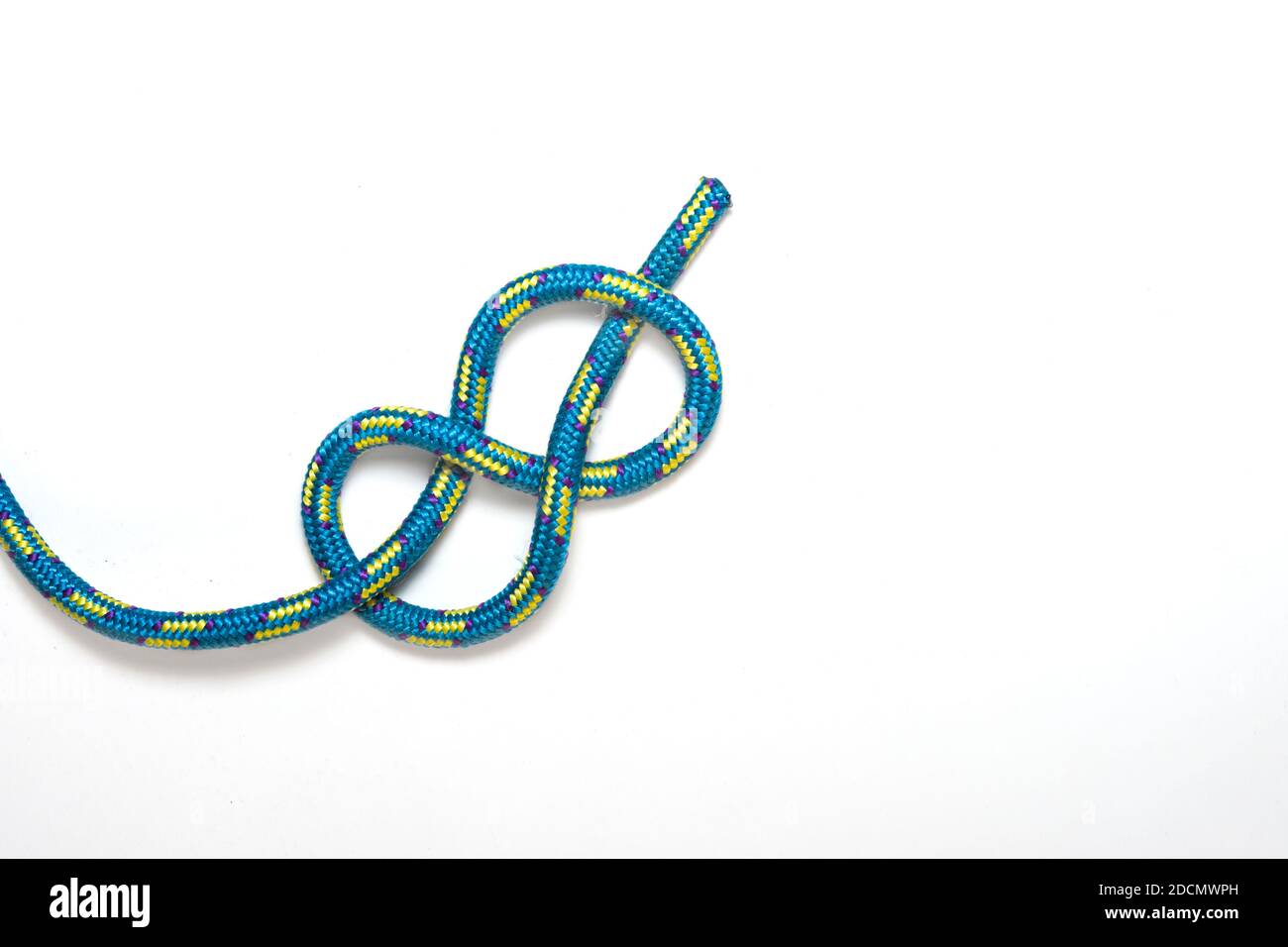 Lose Figur 8 Knoten auf weißem Hintergrund Stockfoto