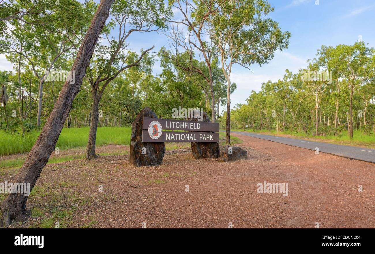 Litchfield, Northern Territory, Australien; das Litchfield National Park Schild am Eingang zum Park im tropischen Northern Territ Stockfoto