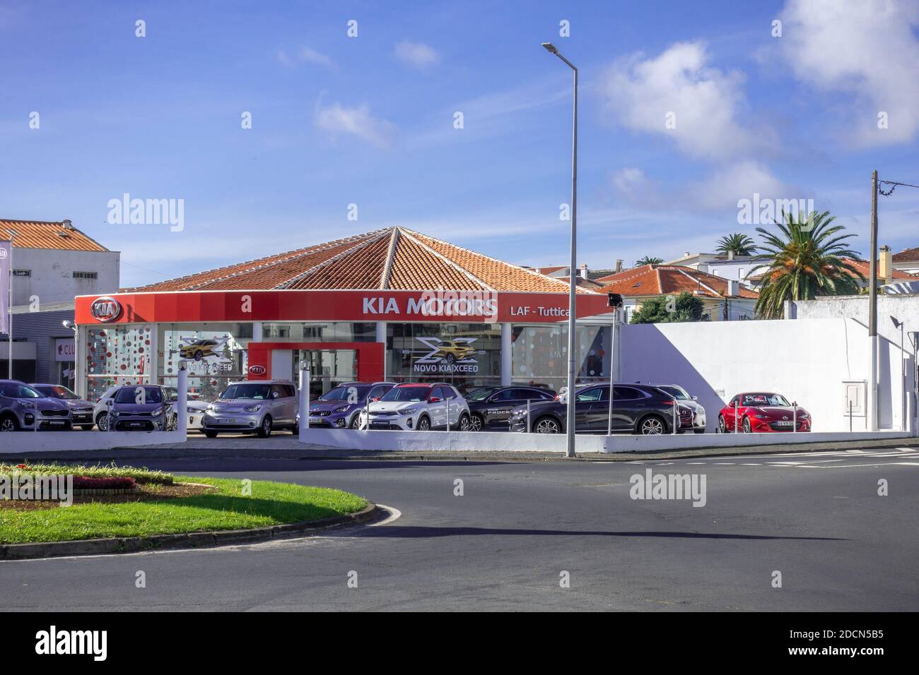 KIA Autohaus Showroom in Angra do Heroismo auf Terceira Island, den Azoren Portugal Stockfoto