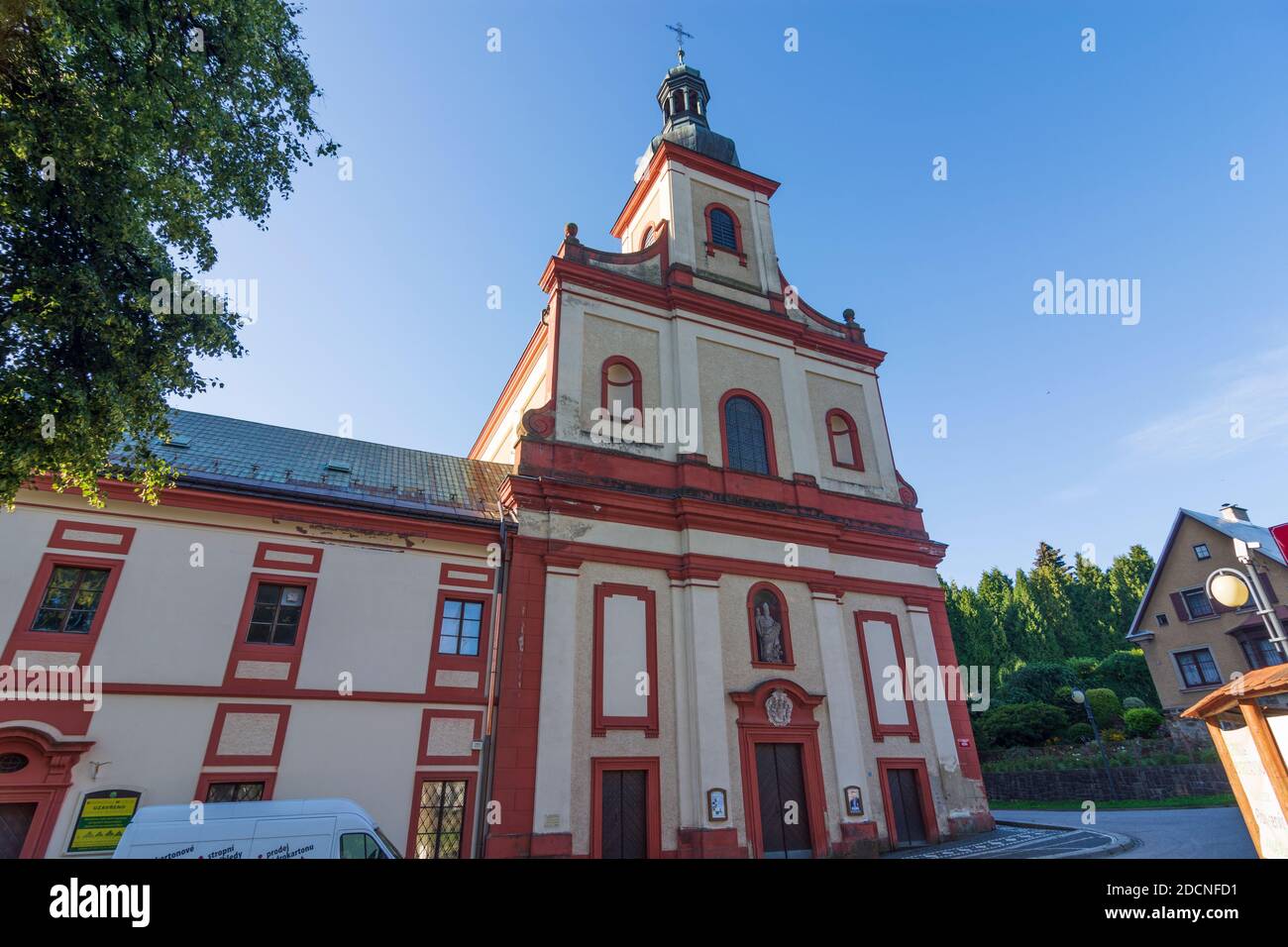 Vrchlabi (Hohenelbe): Kirche des heiligen Augustinus in Riesengebirge, Kralovehradecky, Region Hradec Kralove, Königgrätzer Re Stockfoto
