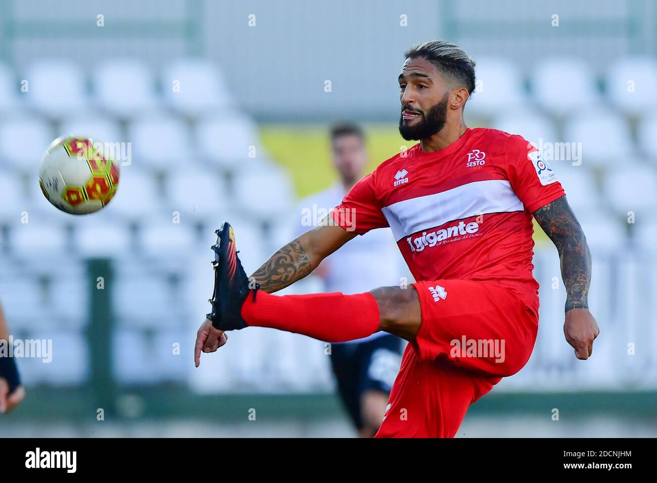 Vercelli, Italien. November 2020. Andrea Bosco (#25 AC Pro Sesto) im Einsatz während des italienischen Serie C-Spiels zwischen FC Pro Vercelli und AC Pro Sesto Cristiano Mazzi/SPP Credit: SPP Sport Press Photo. /Alamy Live Nachrichten Stockfoto