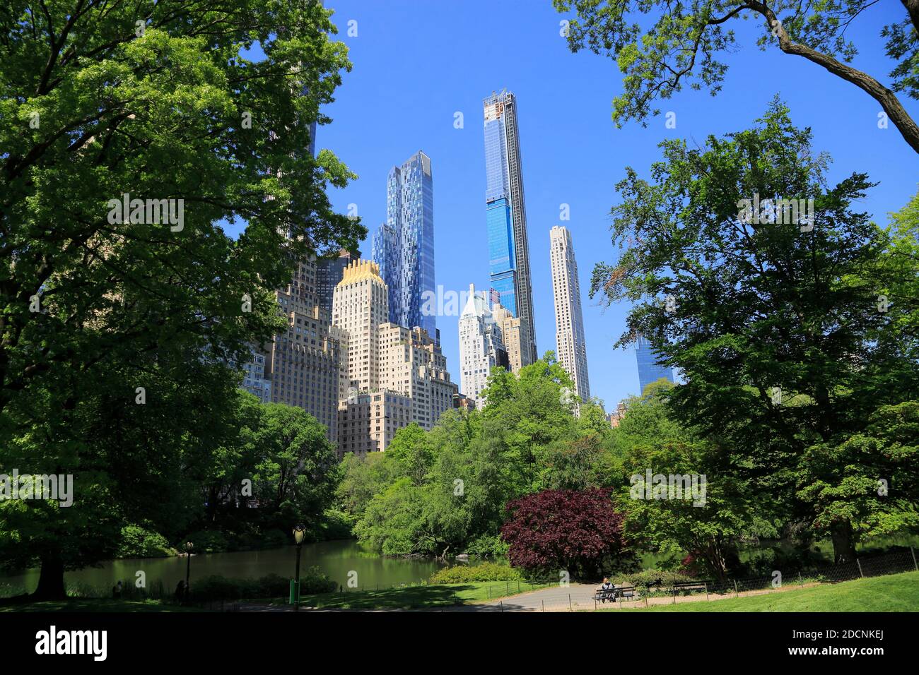 Milliardär's Row, Luxus-Wolkenkratzer, hoch über Central Park, Manhattan, New York City, USA Stockfoto