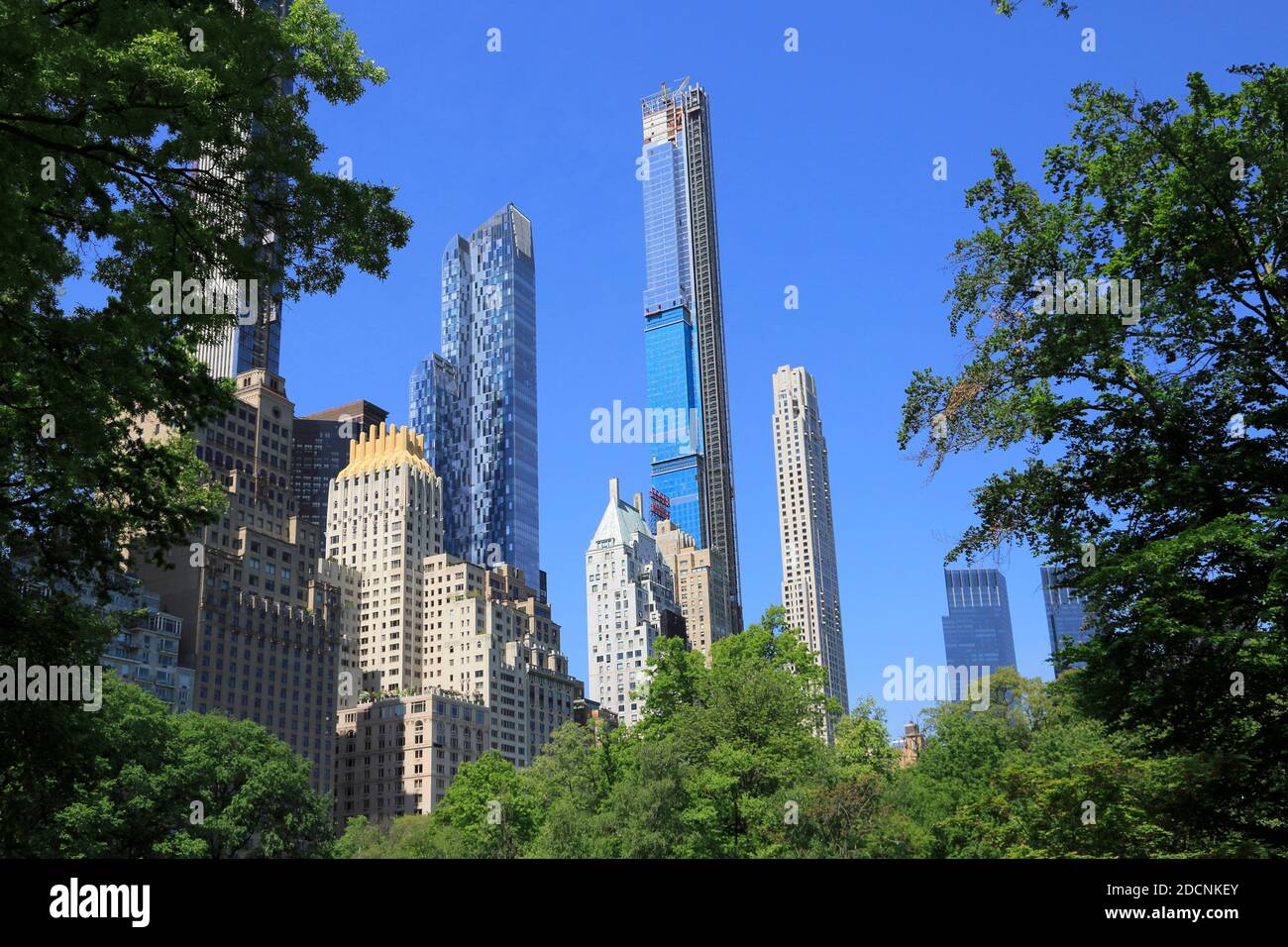 Milliardär's Row, Luxus-Wolkenkratzer, hoch über Central Park, Manhattan, New York City, USA Stockfoto
