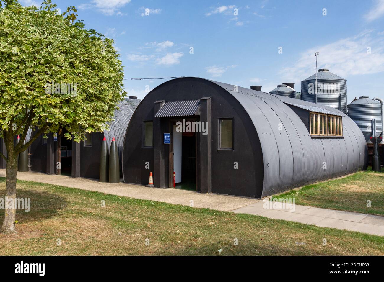 Gebäude aus dem Zweiten Weltkrieg heute als Ausstellungsraum genutzt, Lincolnshire Aviation Heritage Museum, East Kirkby, Spilsby, Lincs, Großbritannien. Stockfoto