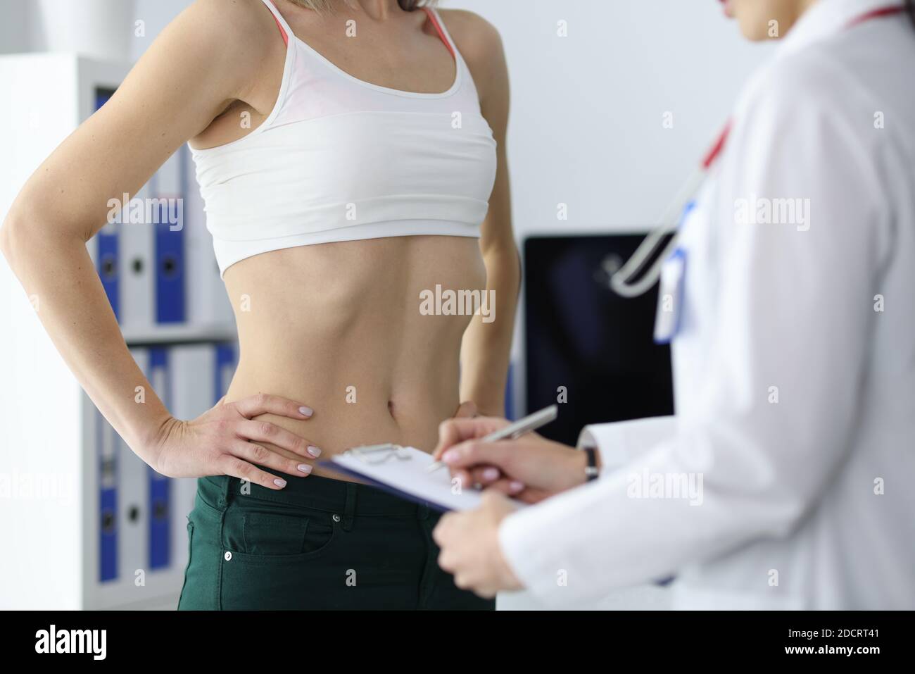 Dünne Frau beim Arzttermin Nahaufnahme Stockfoto