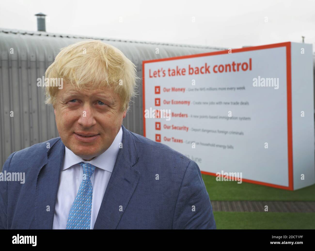 Boris Johnson, bei der Vote Leave Rallye im Jahr 2016 Vote Leave Rallye auf Formans Fish Island in East London angesprochen Stockfoto