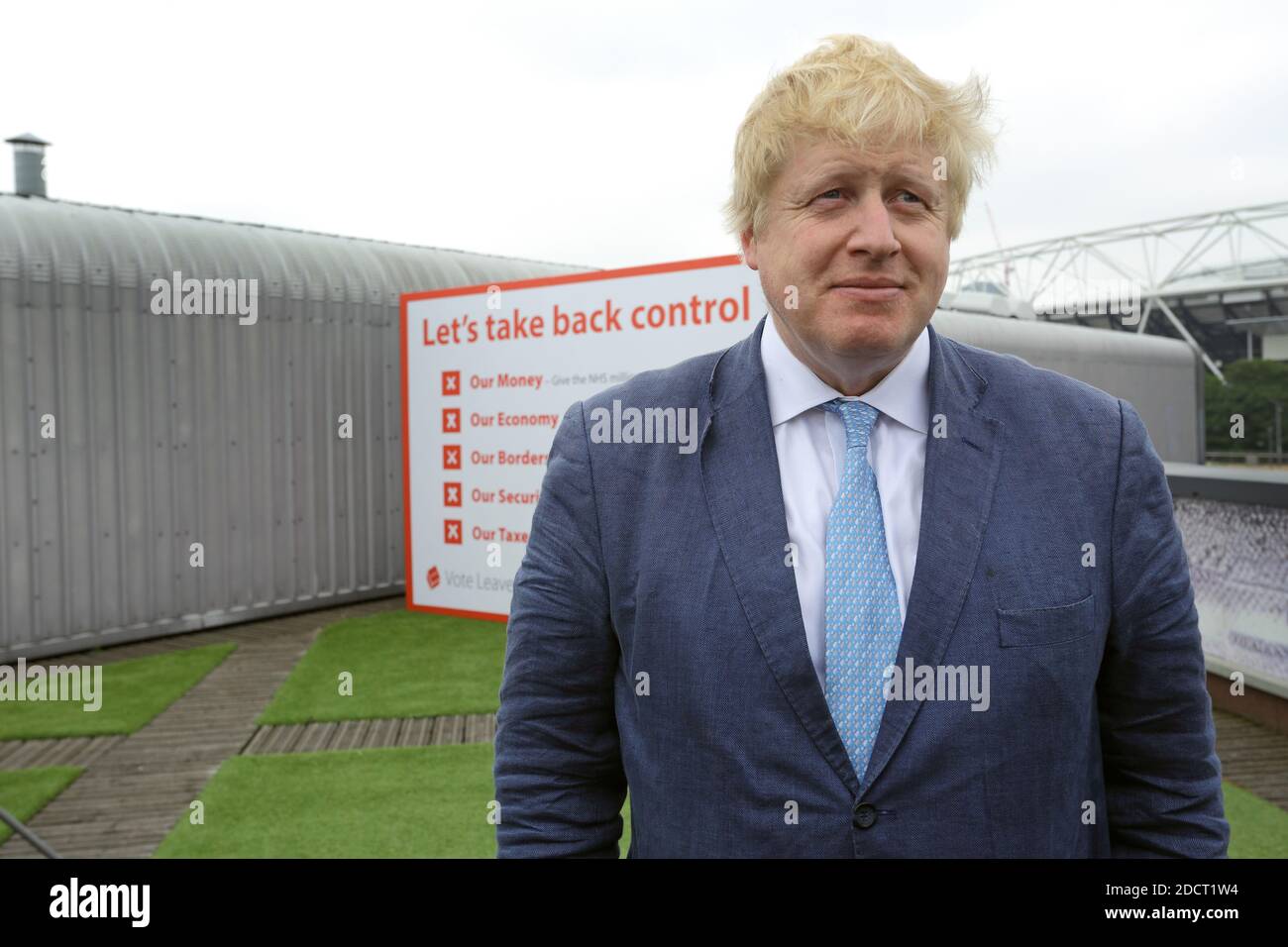 Boris Johnson, bei der Vote Leave Rallye im Jahr 2016 Vote Leave Rallye auf Formans Fish Island in East London angesprochen Stockfoto