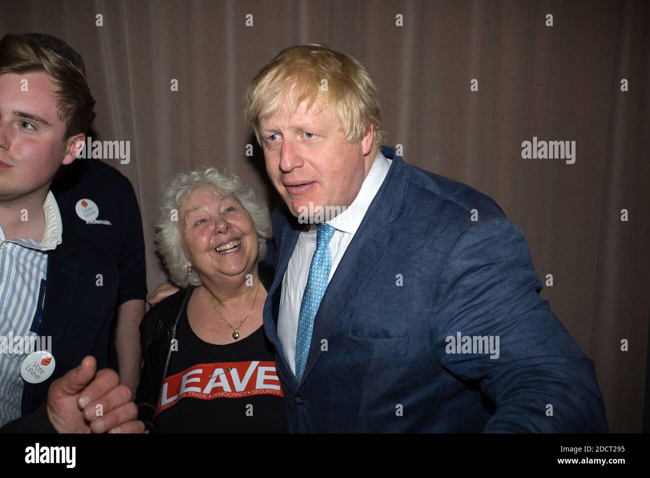 Boris Johnson, bei der Vote Leave Rallye im Jahr 2016 Vote Leave Rallye auf Formans Fish Island in East London angesprochen Stockfoto