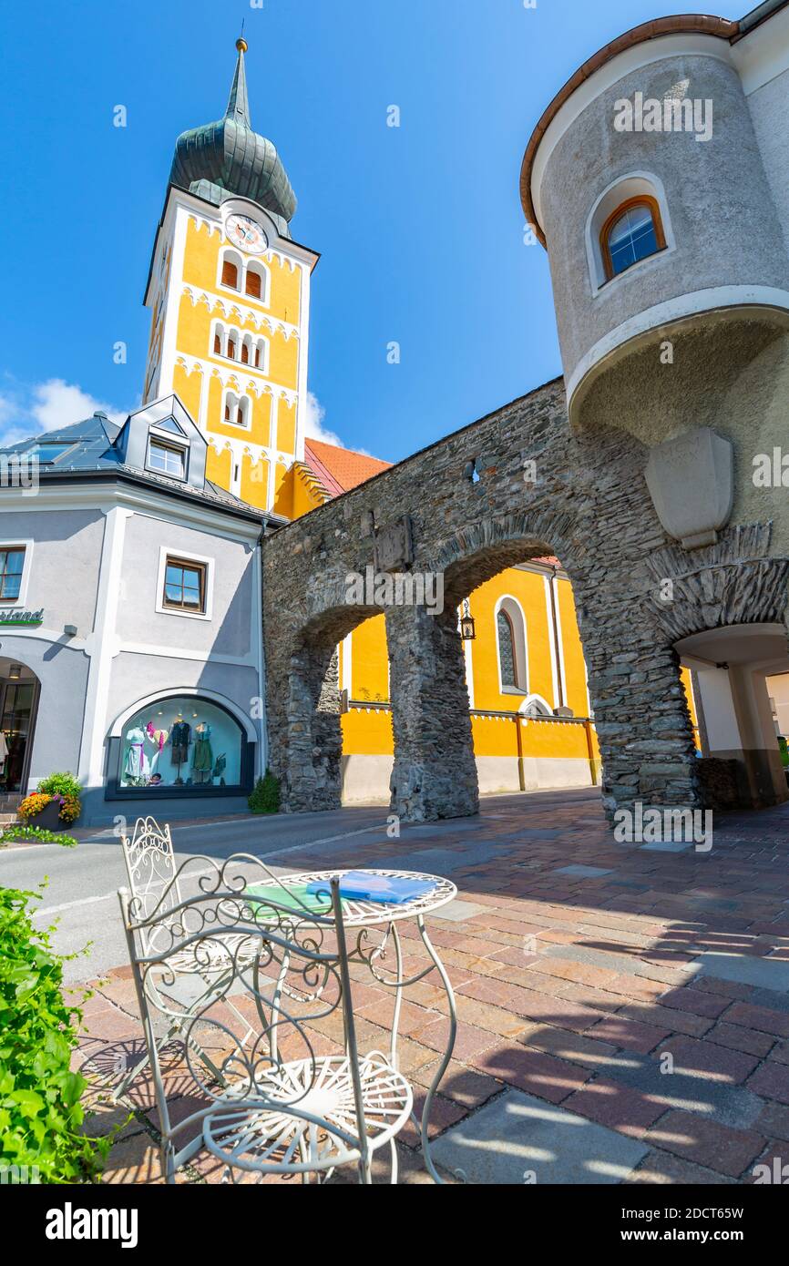 Blick auf Heiliger Achatius, Schladming, Schladming, Steiermark, Tirol, Österreich, Europa Stockfoto