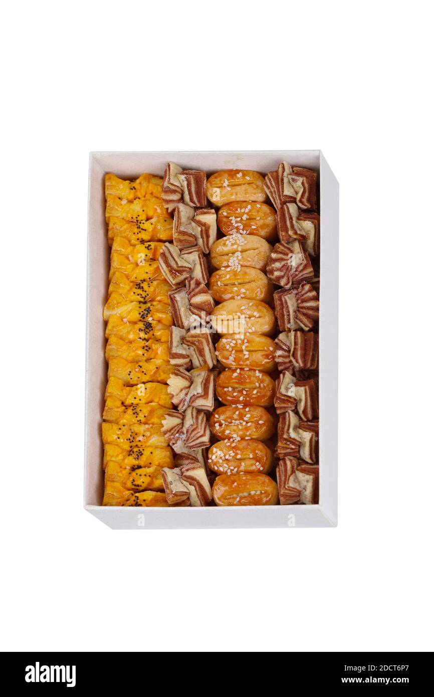 Traditionelle iranische Süßigkeiten auf weißem Hintergrund Stockfoto