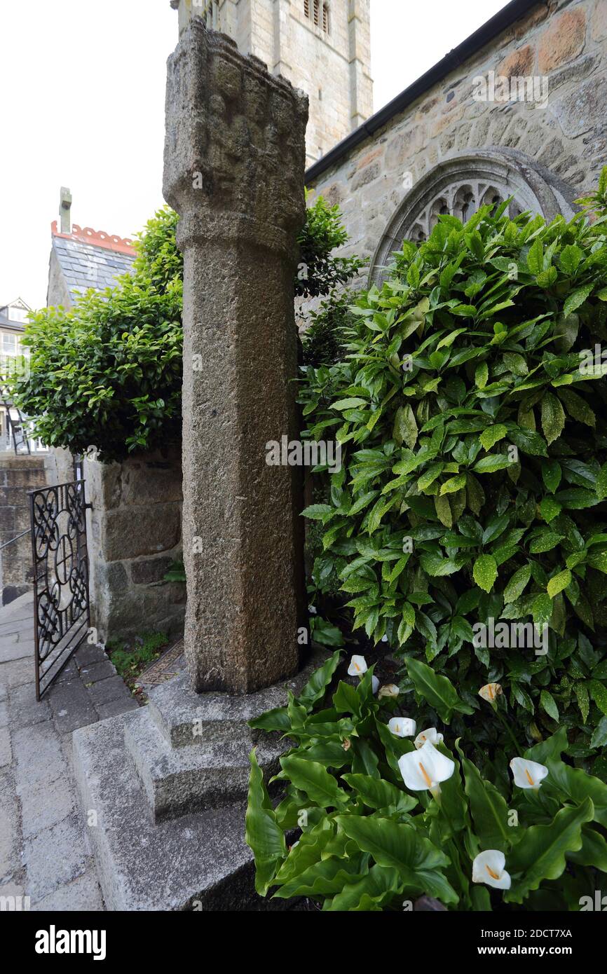 Pfarrkirche und Memorial Garden St Ives Cornwall West Country , Vereinigtes Königreich . Stockfoto