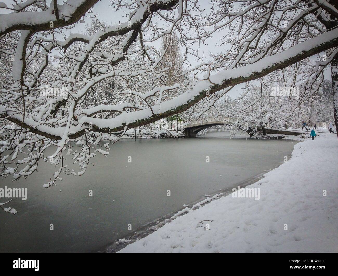 Allgemeine Ansicht des Ibis Parkes in Le Vesinet unter dem Schnee am 06. Februar 2018 in Paris, Frankreich. Foto von Stephane Lagadec/ABACAPRESS.COM Stockfoto