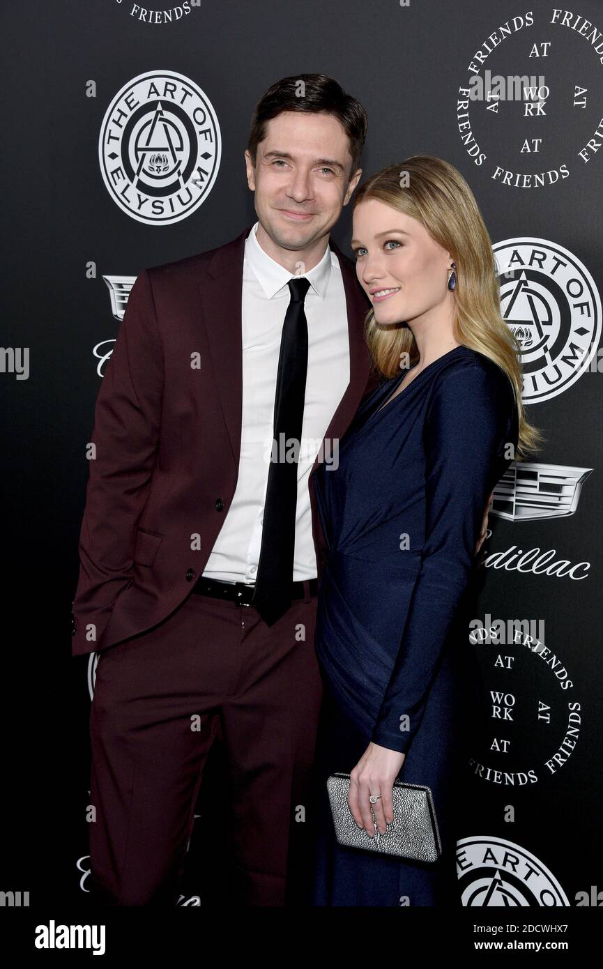 Topher Grace und Ashley Hinshaw nehmen am 6. Januar 2018 an der Art of Elysium's 11th Annual Celebration - Heaven in Santa Monica, Kalifornien, Teil. Foto von Lionel Hahn/ABACAPRESS.COM Stockfoto