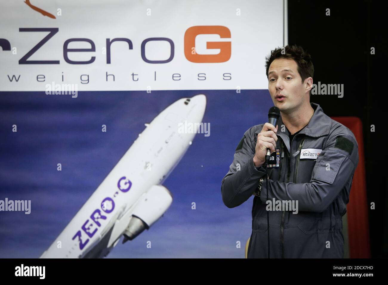 Thomas Pesquet während des Briefings vor dem ersten Flug. Astronaut Thomas Pesquet wird bald mit Parabelflügen an Bord der A310 Zero-G der Firma Novespace dabei sein. Diese Flüge des Novespace-Teams ermöglichen es Wissenschaftlern, aber auch der breiten Öffentlichkeit, Schwerelosigkeit zu erleben. Am 16. Februar 2018 in Merignac, Frankreich. Foto von Thibaud Moritz/ABACAPRESS.COM Stockfoto