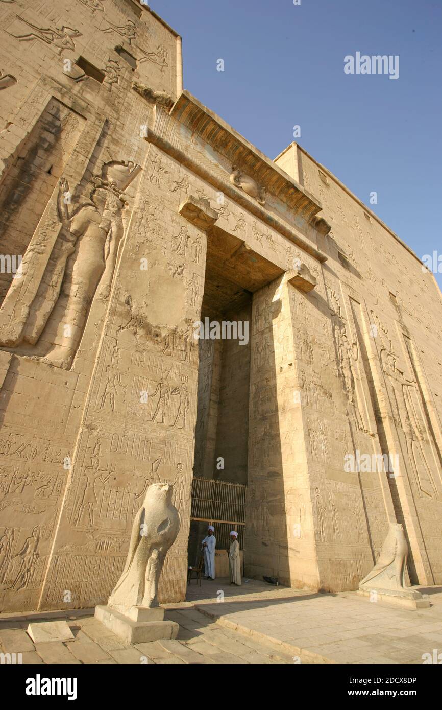 TEMPEL VON EDFU, ÄGYPTEN Stockfoto