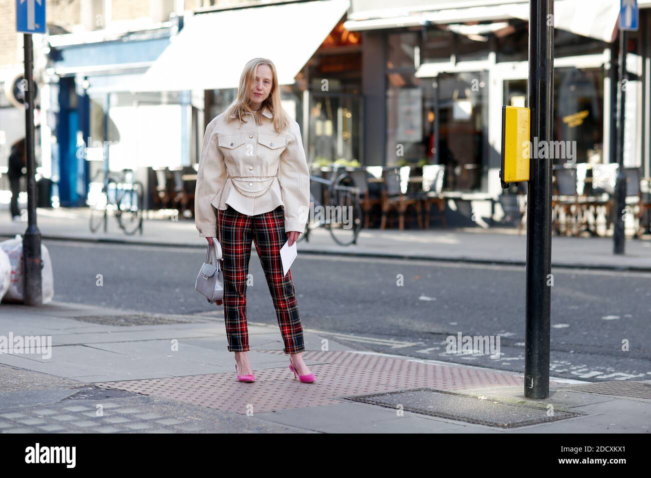 Street Style, Alice Zielasko Ankunft bei JW Anderson Herbst-Winter 2018-2019 Show im Yeomanry House, in London, England, am 17. Februar 2018. Foto von Marie-Paola Bertrand-Hillion/ABACAPRESS.COM Stockfoto