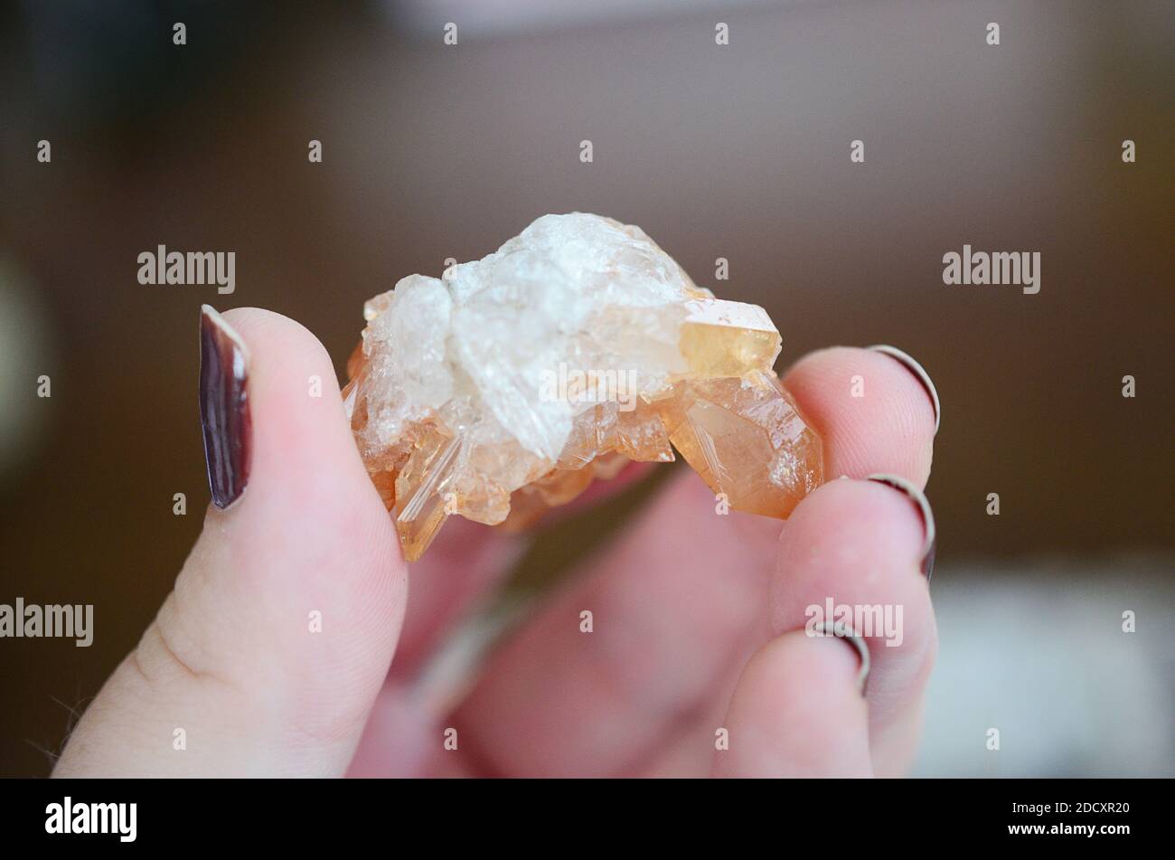 Red Quartz Crystal Crystals Stockfotos Und Bilder Kaufen Alamy
