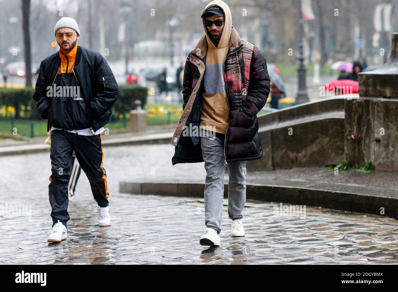 Street Style, Ankunft bei Y3 Herbst-Winter 2018-2019 Menswear Show im Grand Palais, in Paris, Frankreich, am 21. Januar 2018 statt. Foto von Marie-Paola Bertrand-Hillion/ABACAPRESS.COM Stockfoto