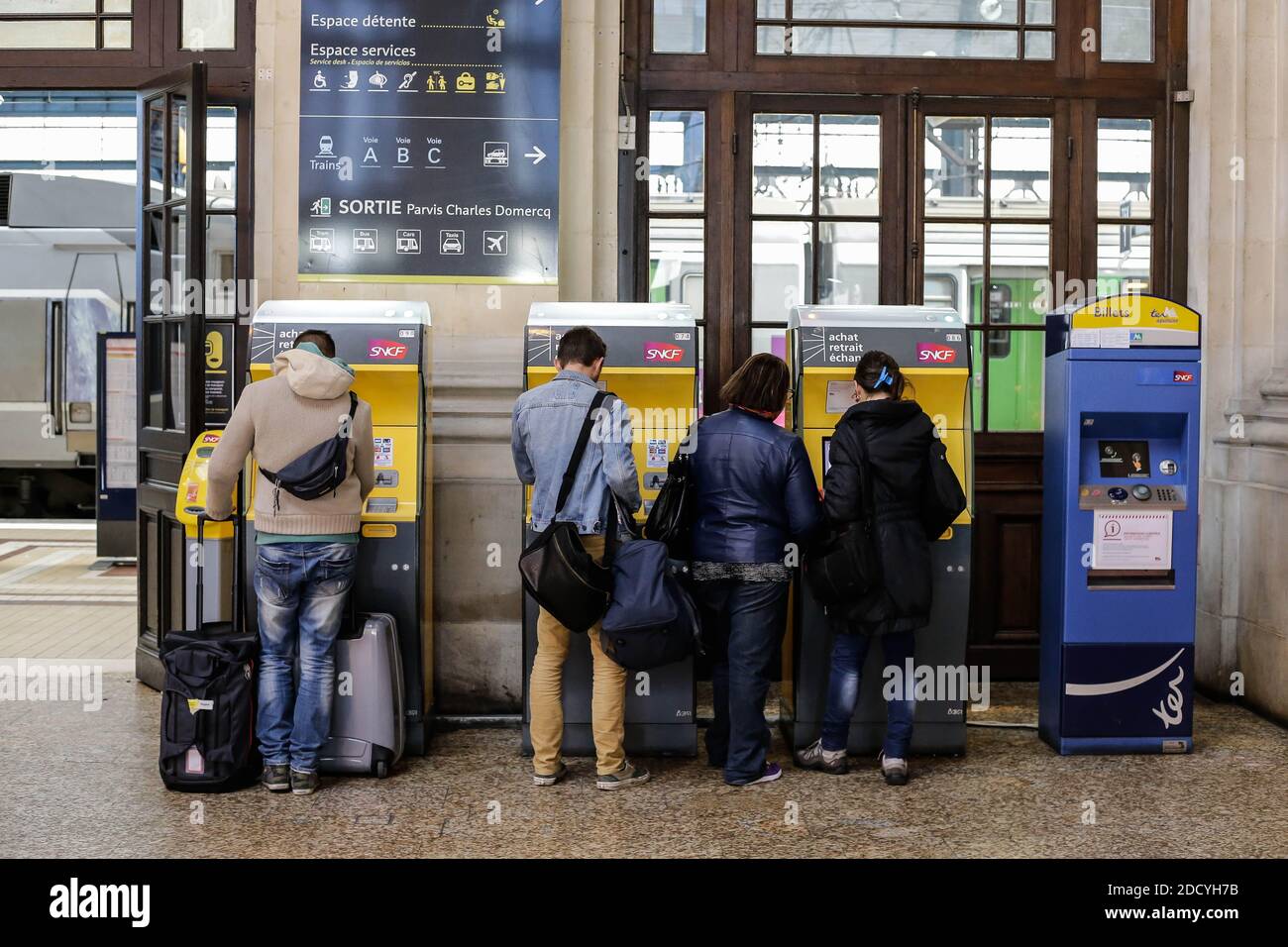 Illustration Fotos des SNCF-Bahnhofs Bordeaux St Jean in Bordeaux, Frankreich am 05. November 2014. Foto von Thibaud Moritz/ABACAPRESS.COM Stockfoto