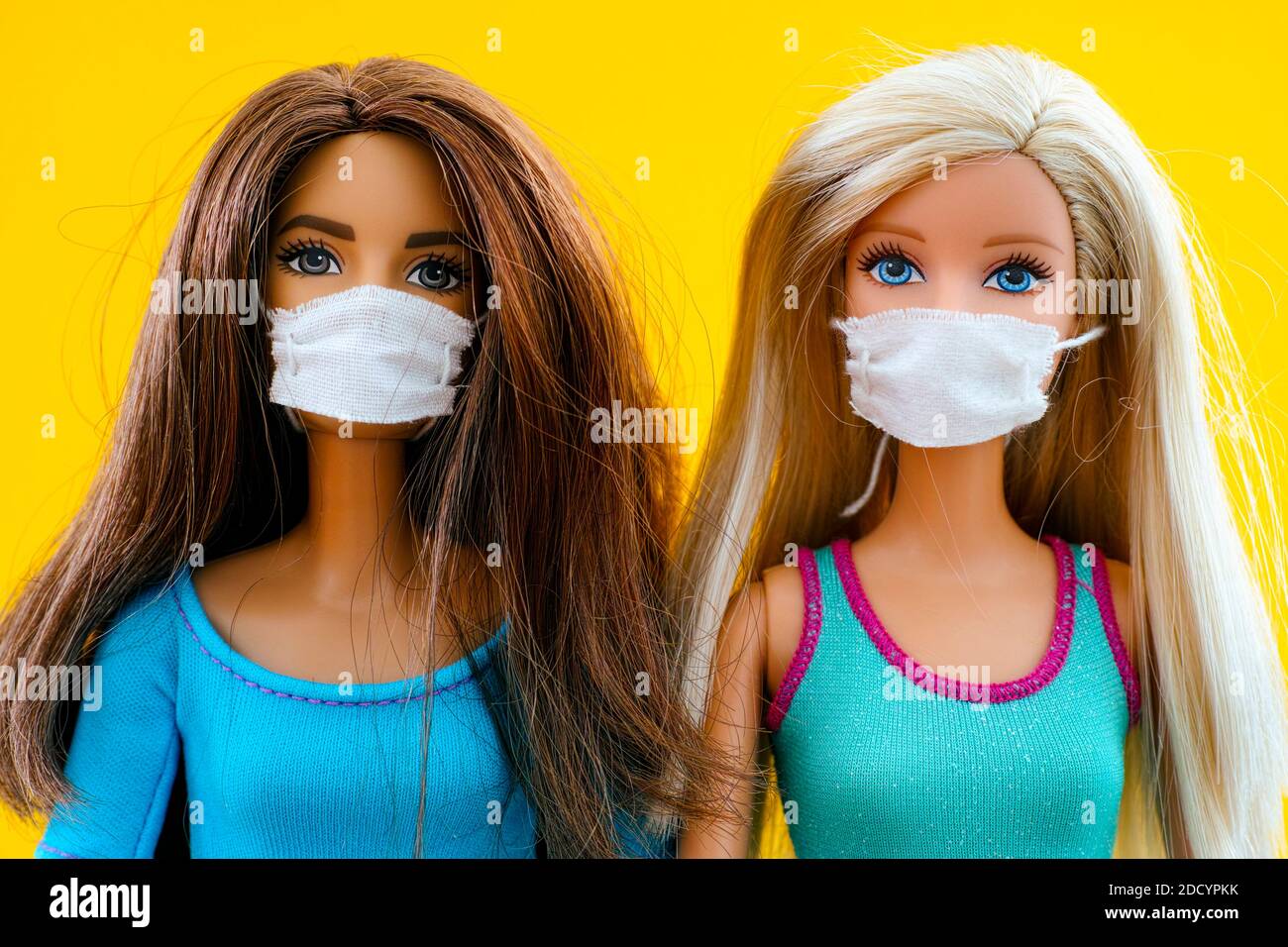 Blonde brunette barbie dolls -Fotos und -Bildmaterial in hoher Auflösung –  Alamy